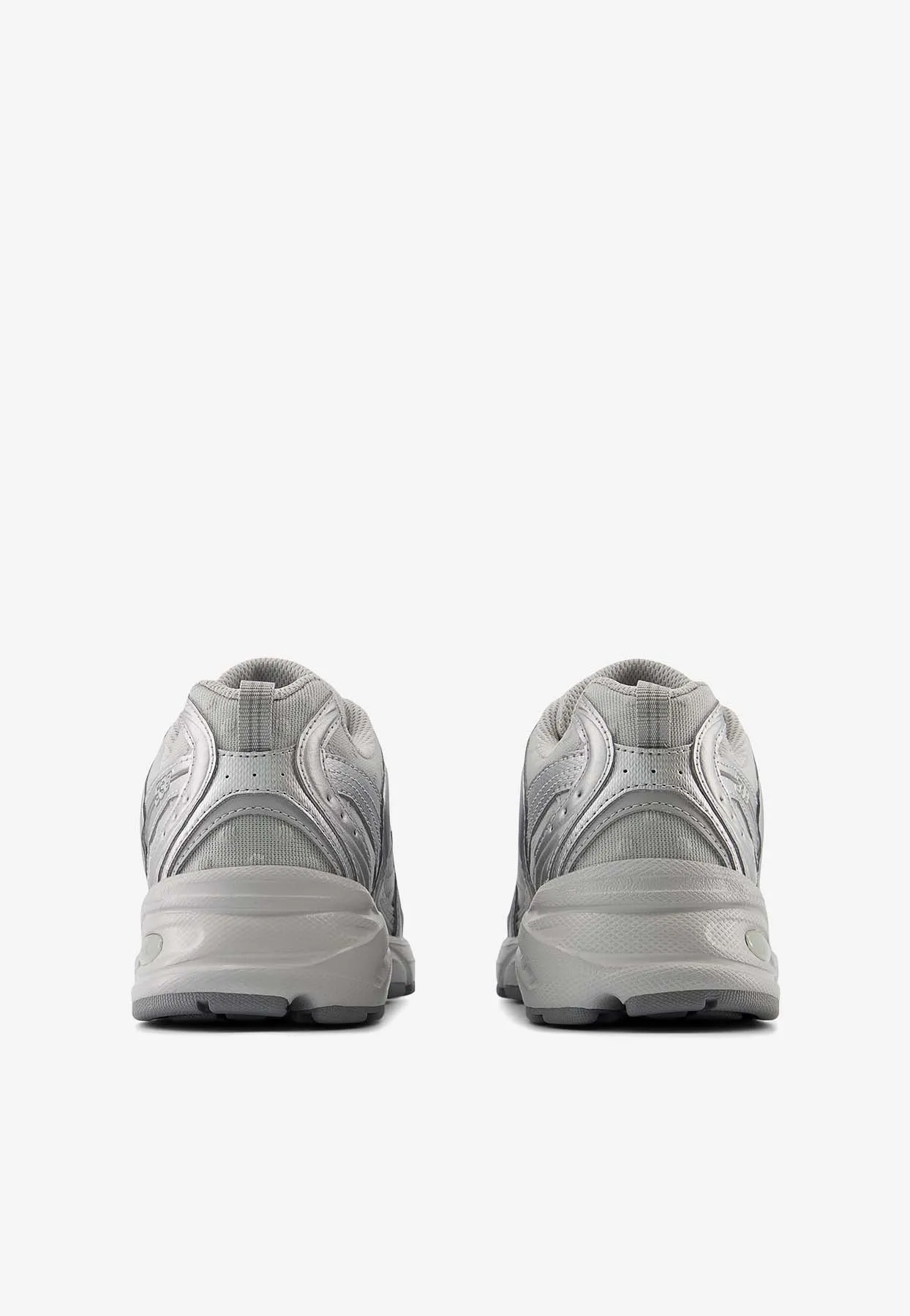 530 Low-Top Sneakers in Raincloud with Silver Metallic