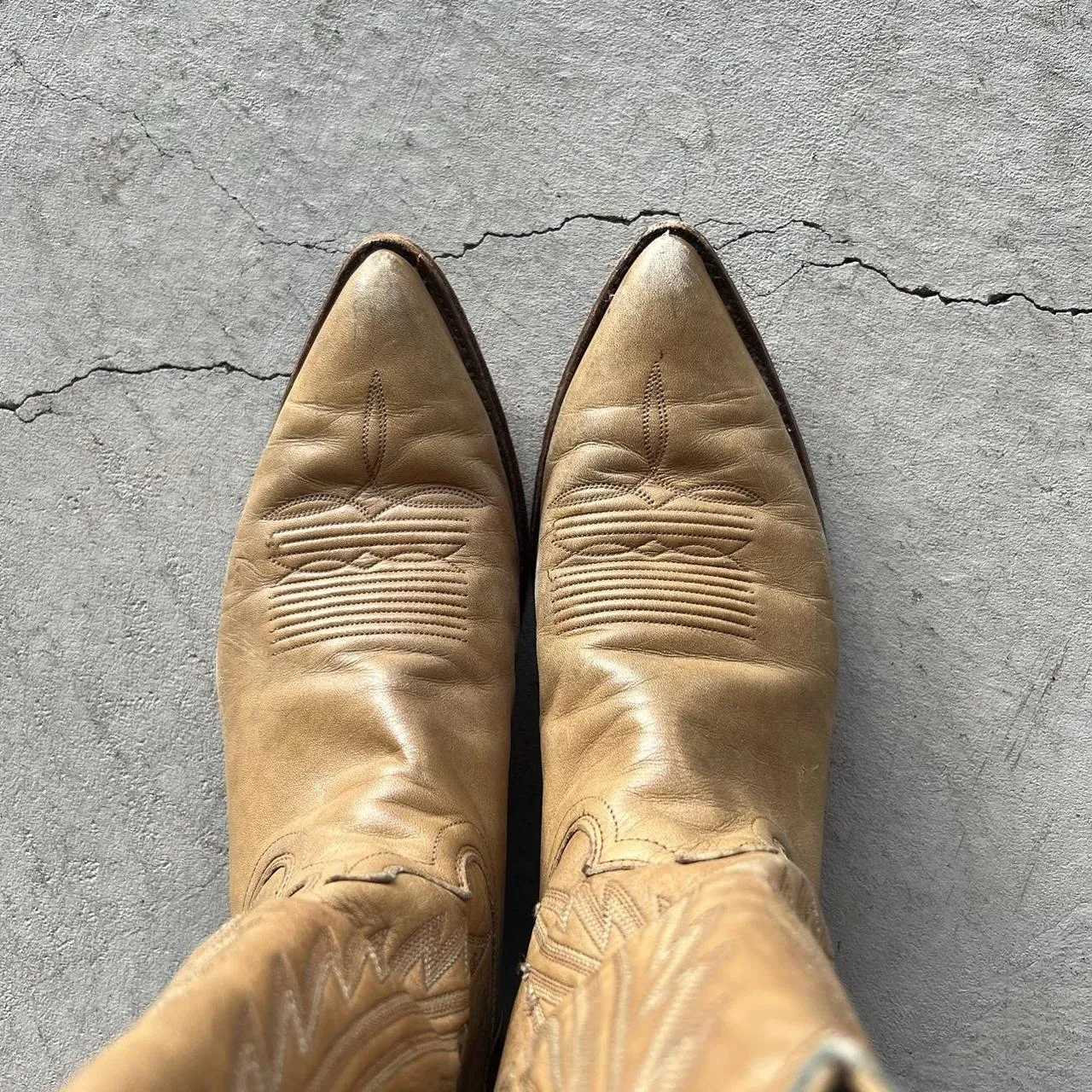 90s Cream/Tan Detailed Leather Cowboy Boots- M's 11, W's 12.5