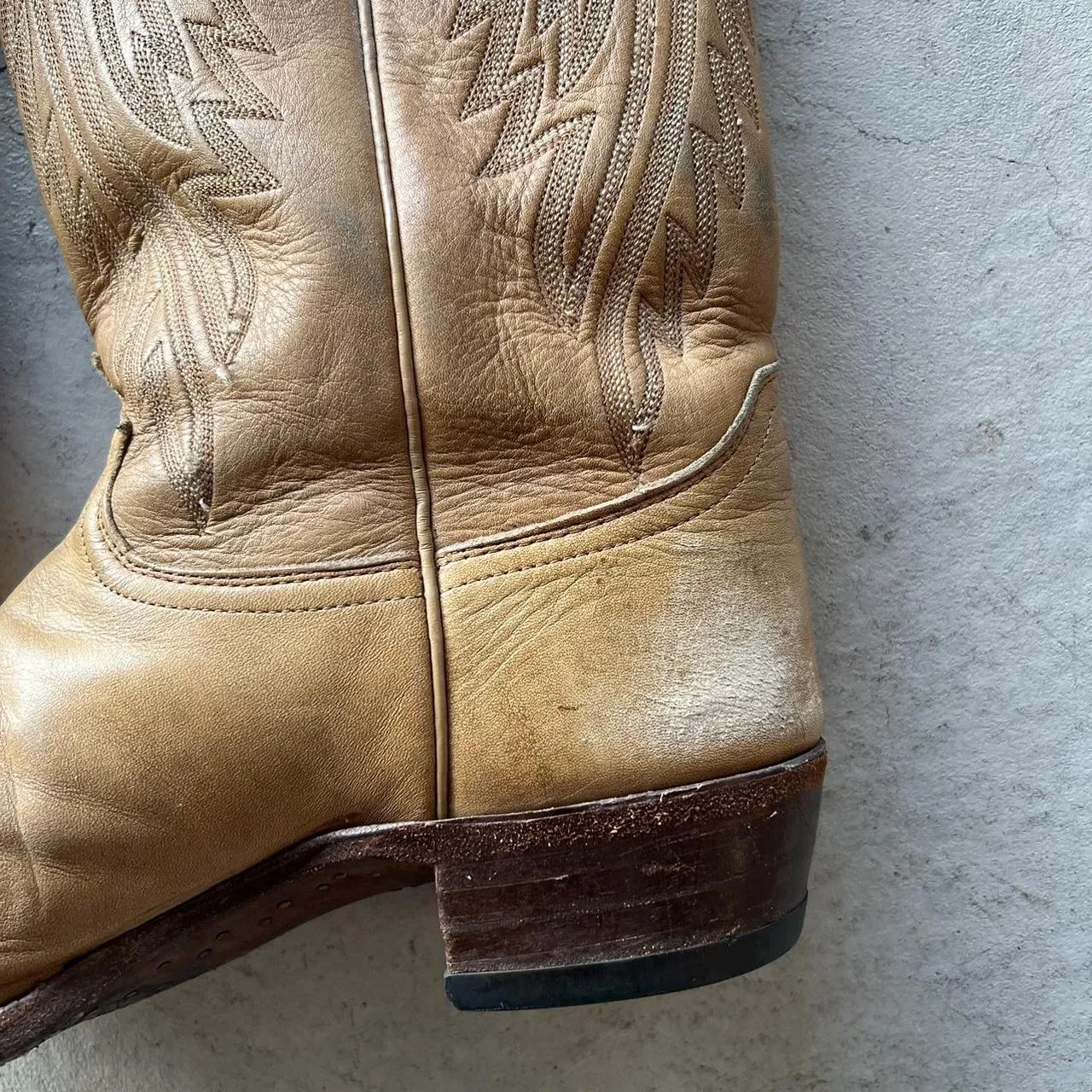 90s Cream/Tan Detailed Leather Cowboy Boots- M's 11, W's 12.5