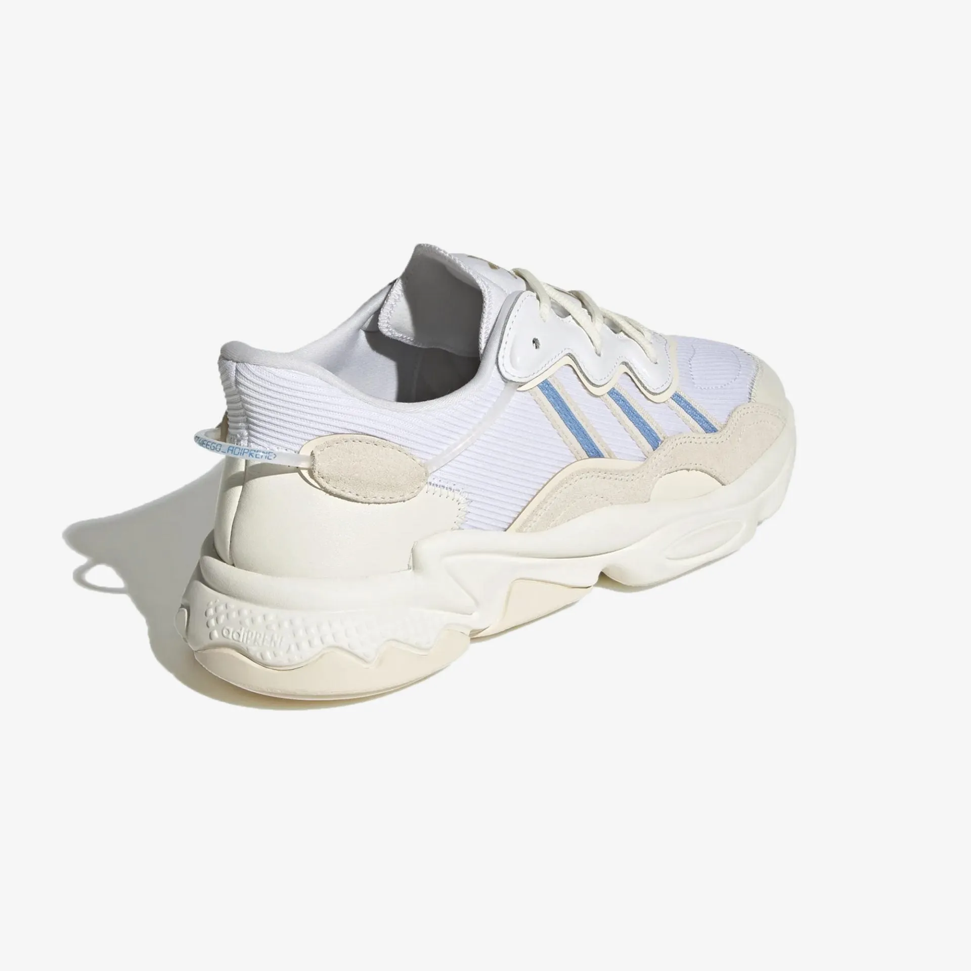 Adidas Originals | OZWEEGO  { LIGHT BLUE/OFF WHITE