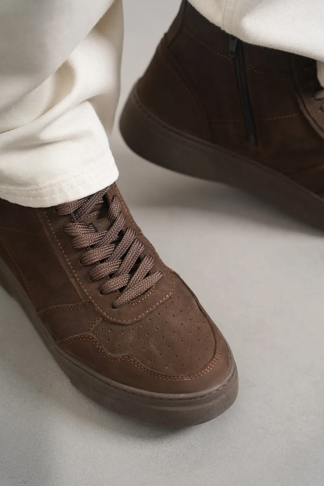 HIGH-TOP LEATHER SNEAKERS