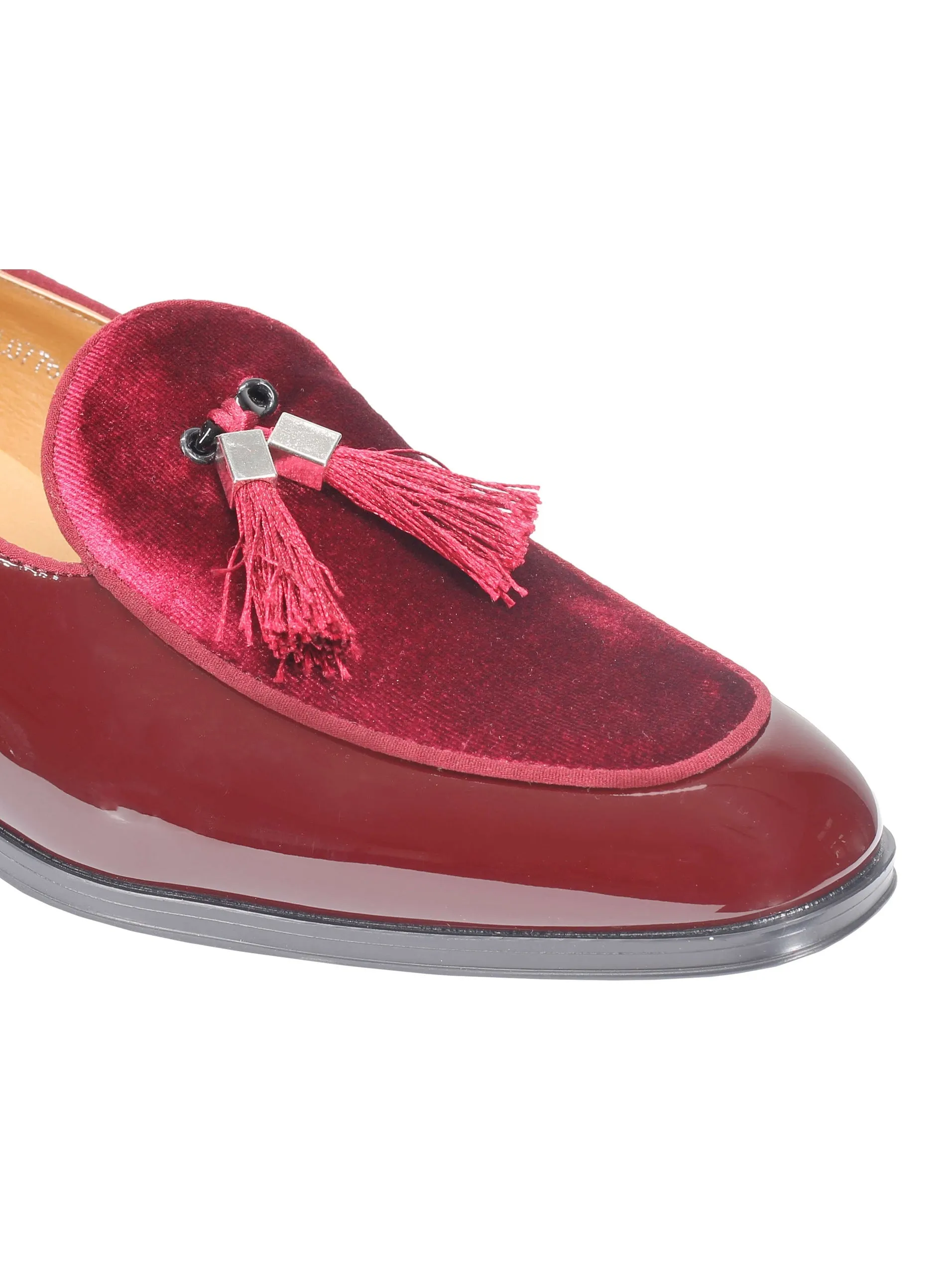 MAROON SHINY FAUX LEATHER TASSEL LOAFERS