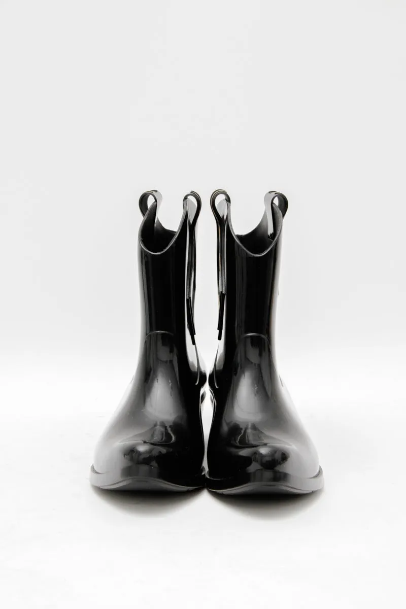 RUBBER RAIN BOOTS