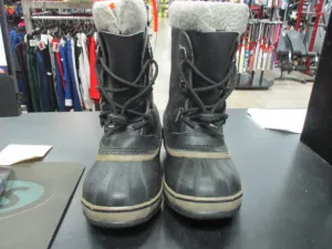 Used Sorel Waterproof Size 3 Snow Boots